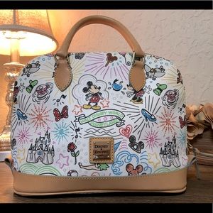 Dooney & Bourke hand bag